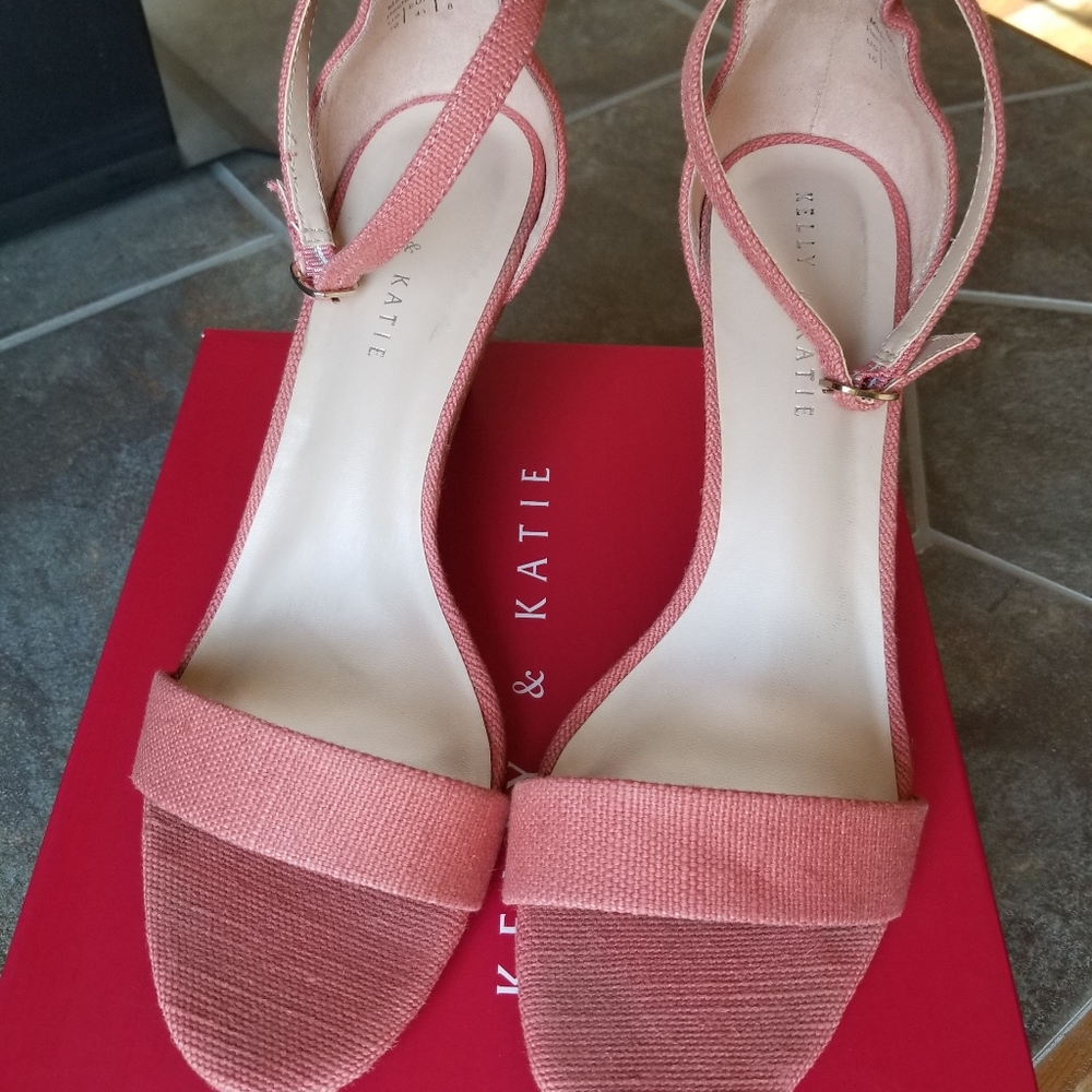 Kelly & Katie 3" peach nadia heel in size 10